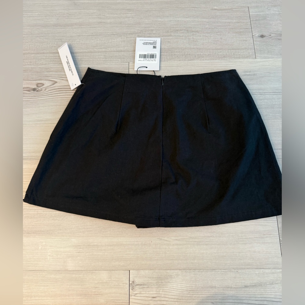 Princess Polly Gigi Skort Black - Picture 3 of 4